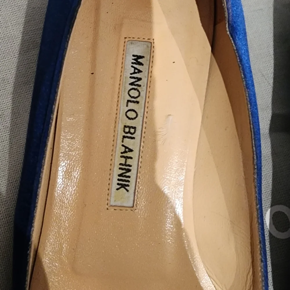 Manolo Blahnik Blue Satin Flats - Picture 5 of 6